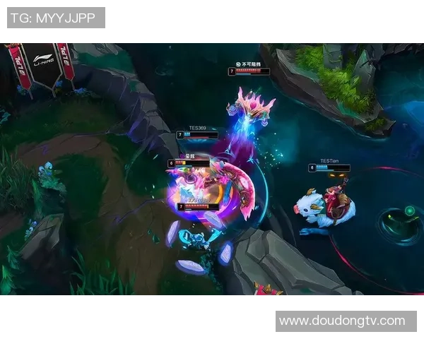 和平精英战术分析：深入探讨JDG团队的包夹战术与配合策略